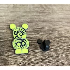 Disney Pin Trading Vinylmation Jr. Tribal Design on Lime Green 2012 Mickey